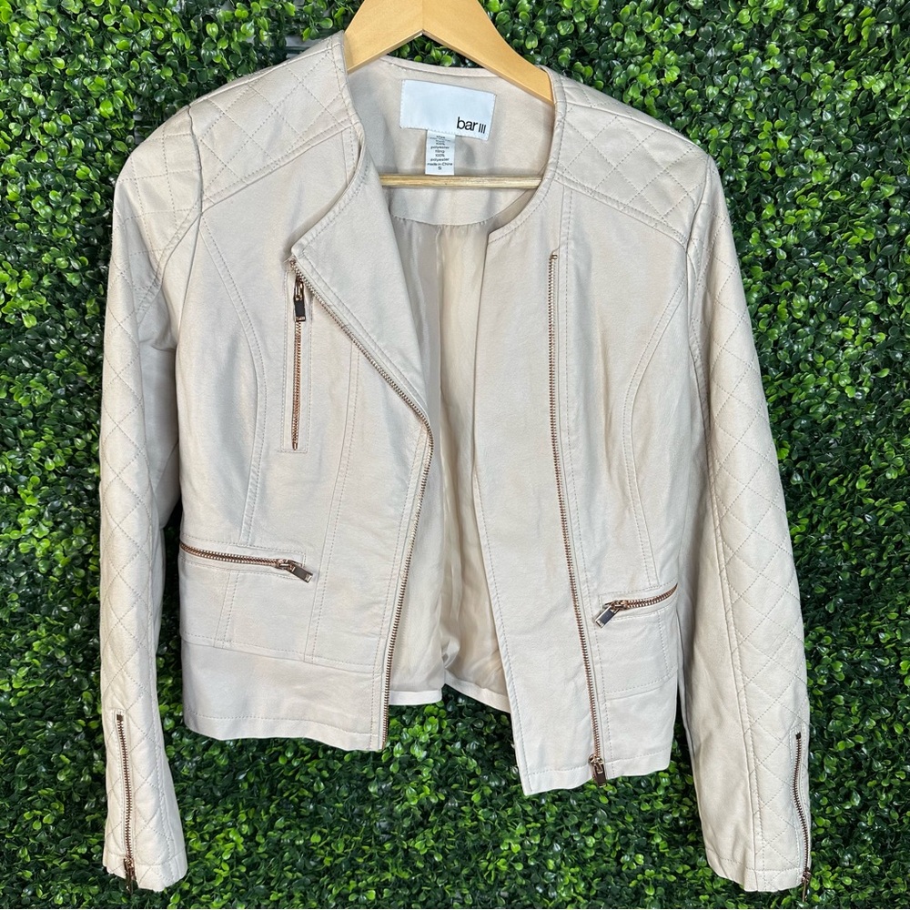 Bar III Women's Cream faux Leather‎ moto Jacket